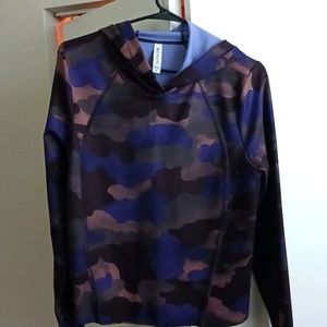 Athleta cameo pullover, size M